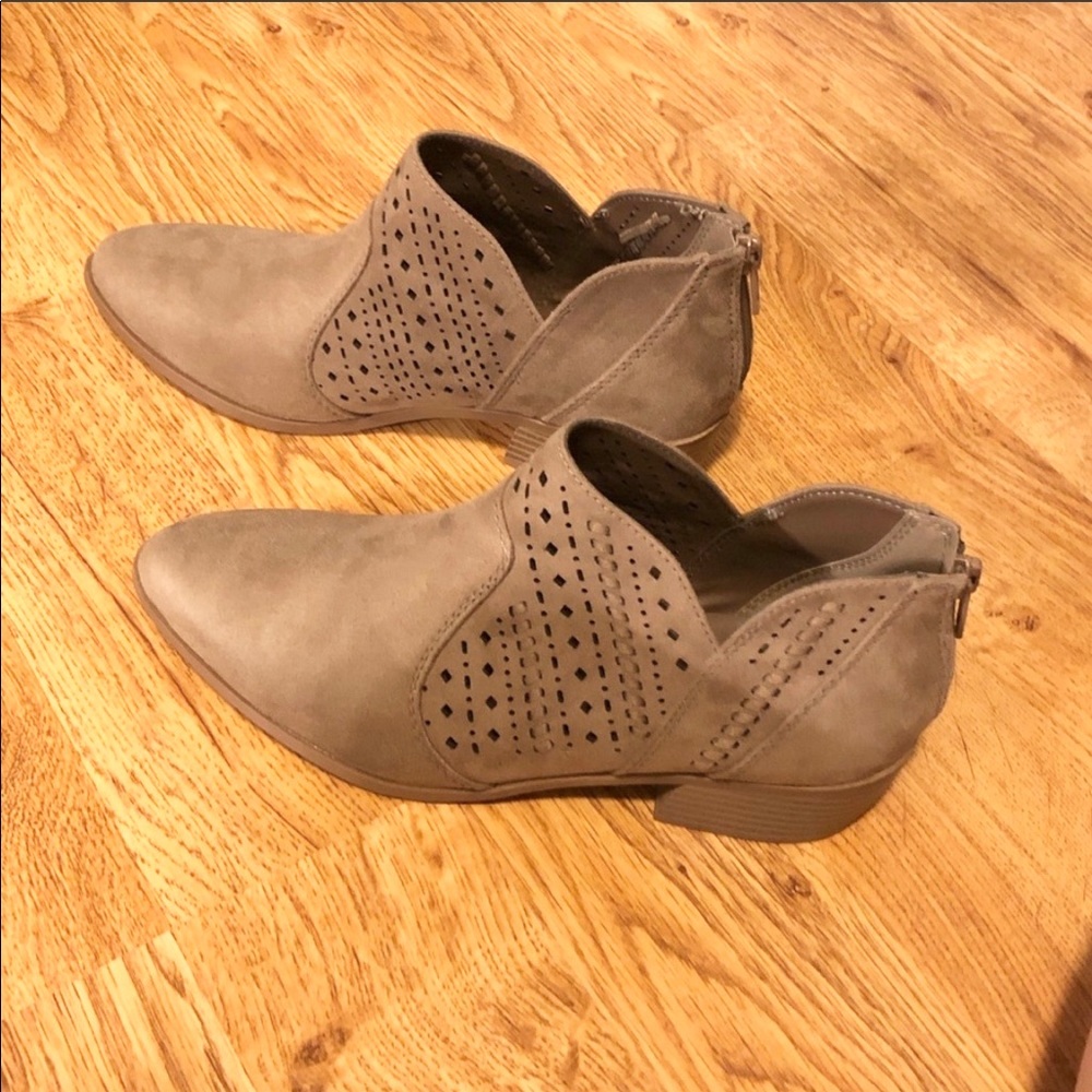 Quips Women Brown Booties Sz 8